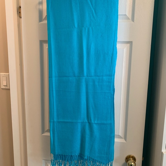 Blue Pashmina. - Picture 1 of 2
